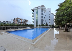 Современный комплекс в Кестеле на первой линии  Современный комплекс в Кестеле на первой линии