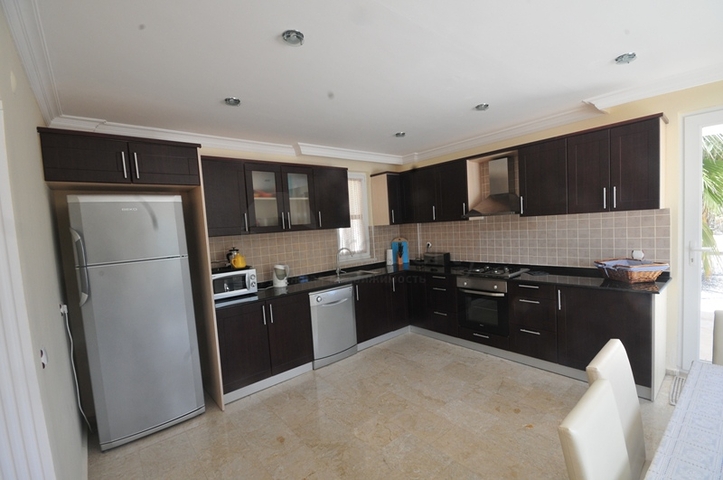 Меблированная вилла 4+1 на продажу в Сейдикемер Фетхие.