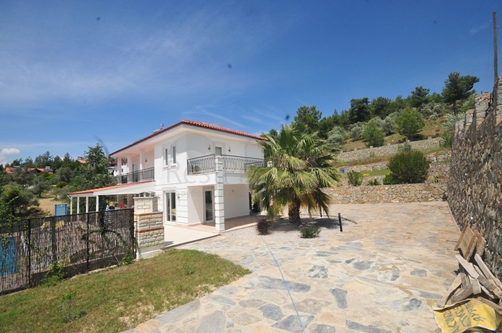 Меблированная вилла 4+1 на продажу в Сейдикемер Фетхие.