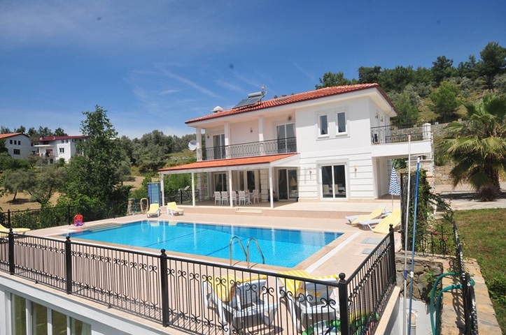 Меблированная вилла 4+1 на продажу в Сейдикемер Фетхие.