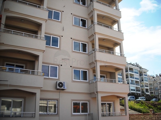 Новые апартаменты на продажу с 2-мя спальнями в центре Фетхие/Ташьяка