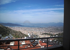 Новые апартаменты на продажу с 2-мя спальнями в центре Фетхие/Ташьяка