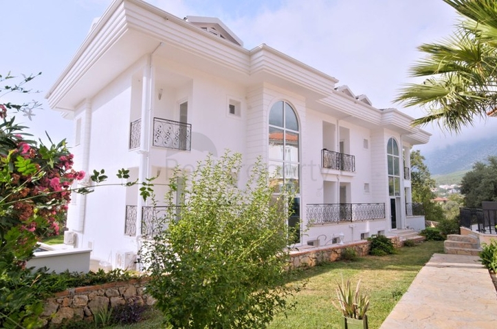 Шикарные апартаменты 3+1 в Оваджик- Хисарону