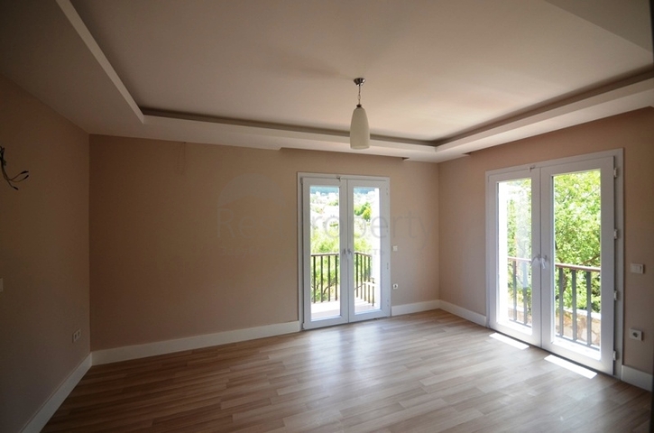 Роскошная частная вилла 4+1 В Оваджык