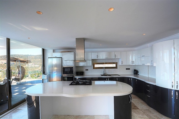 Частная вилла 5+1 в Калкане с видом на море и острова