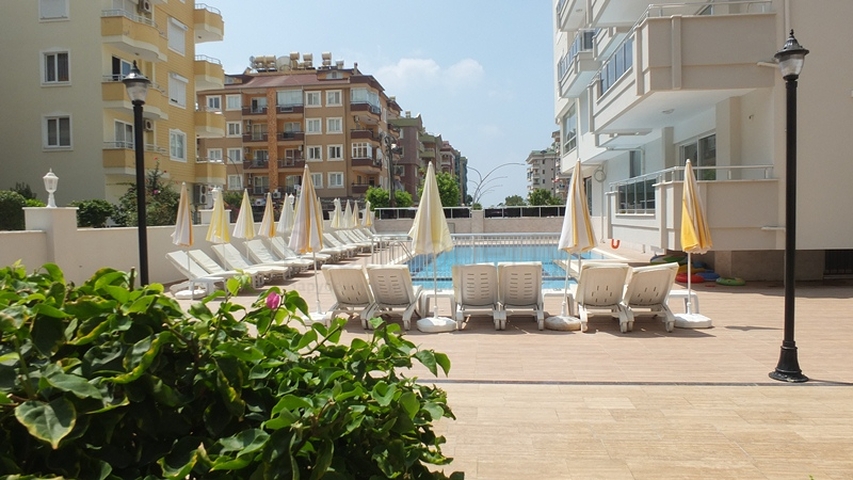 Светлая и просторная квартира в жилом комплексе с бассейном в районе Оба