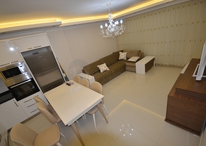 Светлая и просторная квартира в жилом комплексе с бассейном в районе Оба