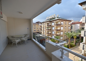 Светлая и просторная квартира в жилом комплексе с бассейном в районе Оба