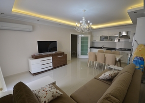 Светлая и просторная квартира в жилом комплексе с бассейном в районе Оба