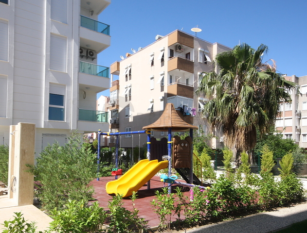 Уютная квартира с выходом в сад всего в 600 м от моря