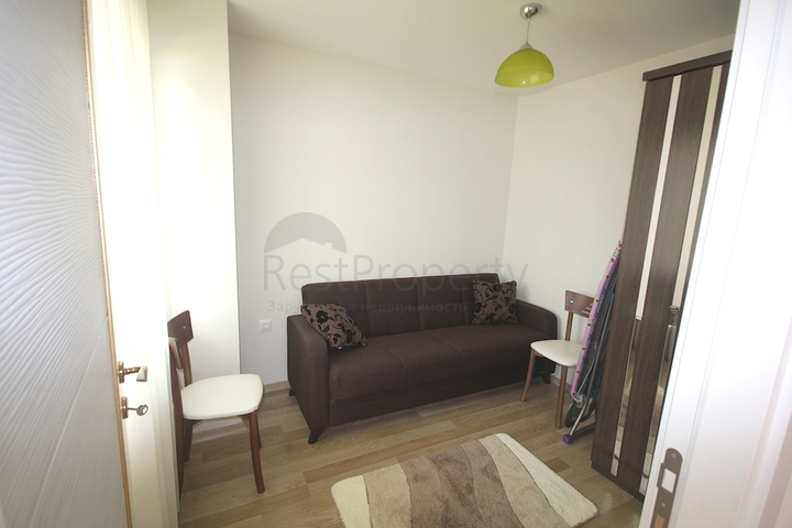 Уютная квартира с выходом в сад всего в 600 м от моря