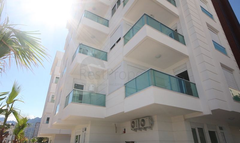 Уютная квартира с выходом в сад всего в 600 м от моря