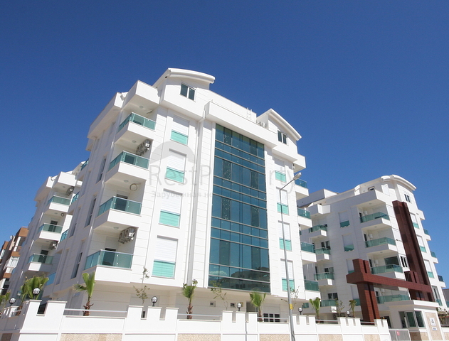 Уютная квартира с выходом в сад всего в 600 м от моря