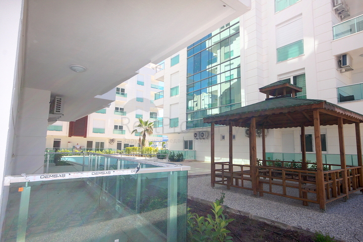 Уютная квартира с выходом в сад всего в 600 м от моря