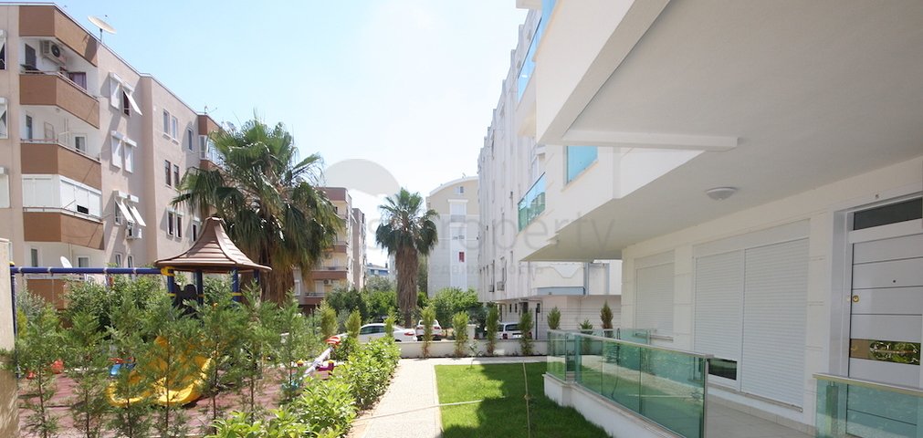 Уютная квартира с выходом в сад всего в 600 м от моря