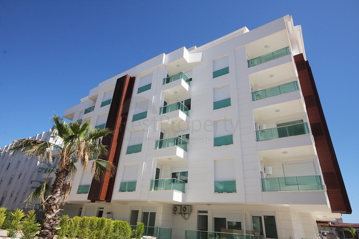 Уютная квартира с выходом в сад всего в 600 м от моря