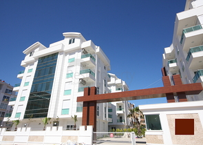 Уютная квартира с выходом в сад всего в 600 м от моря