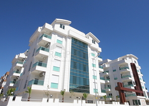 Уютная квартира с выходом в сад всего в 600 м от моря