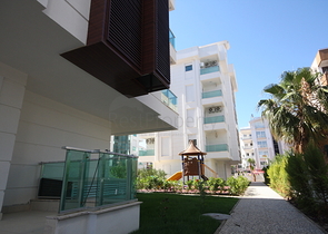 Уютная квартира с выходом в сад всего в 600 м от моря