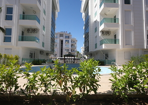 Уютная квартира с выходом в сад всего в 600 м от моря