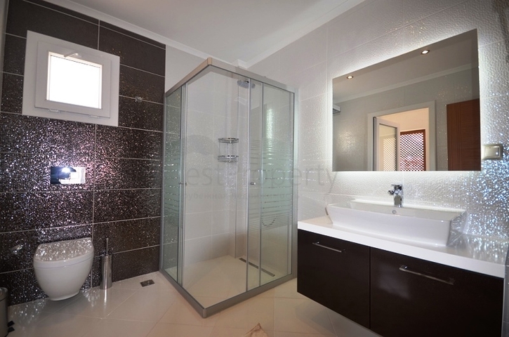 Превосходная вилла 4+1 в Олюдениз, Фетхие