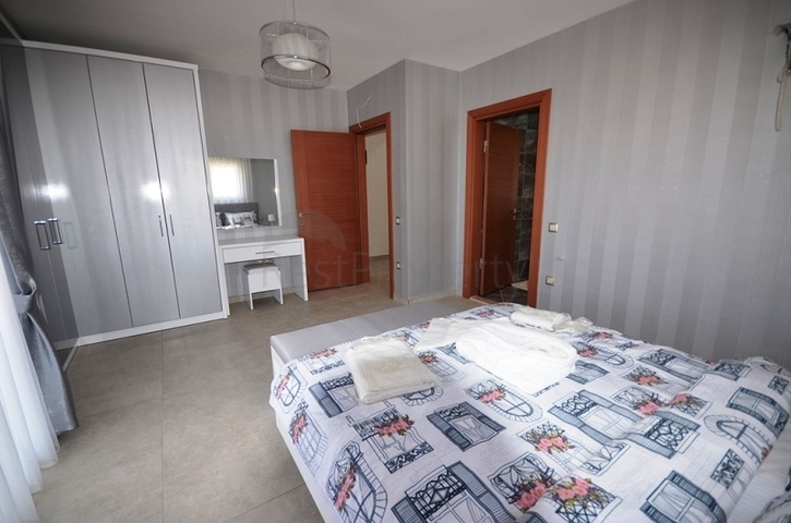 Превосходная вилла 4+1 в Олюдениз, Фетхие