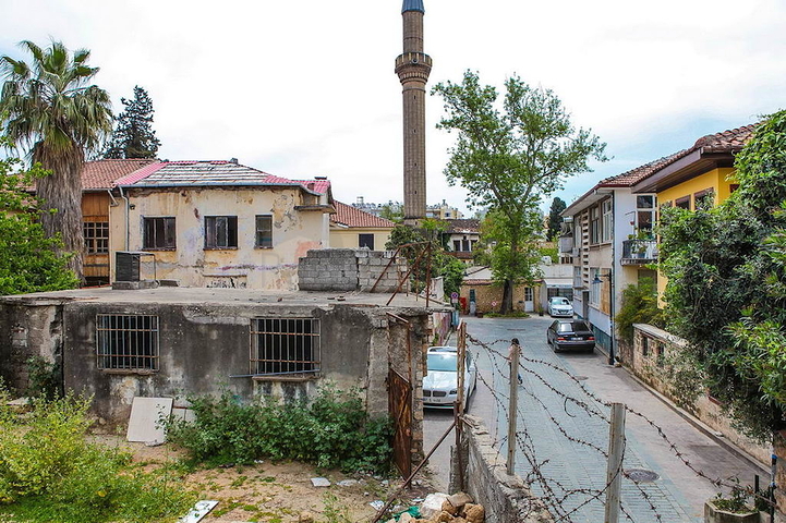 Земля с проектом отеля в Калеичи в Анталии