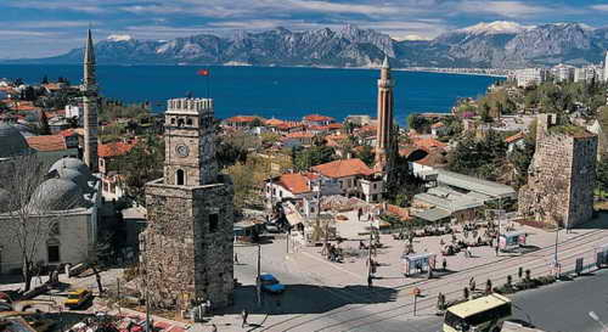 Земля с проектом отеля в Калеичи в Анталии