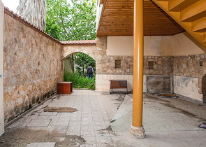 Земля с проектом отеля в Калеичи в Анталии