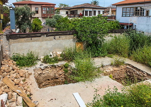 Земля с проектом отеля в Калеичи в Анталии