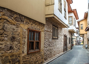 Земля с проектом отеля в Калеичи в Анталии