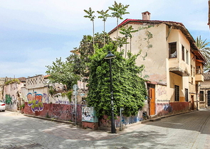 Земля с проектом отеля в Калеичи в Анталии