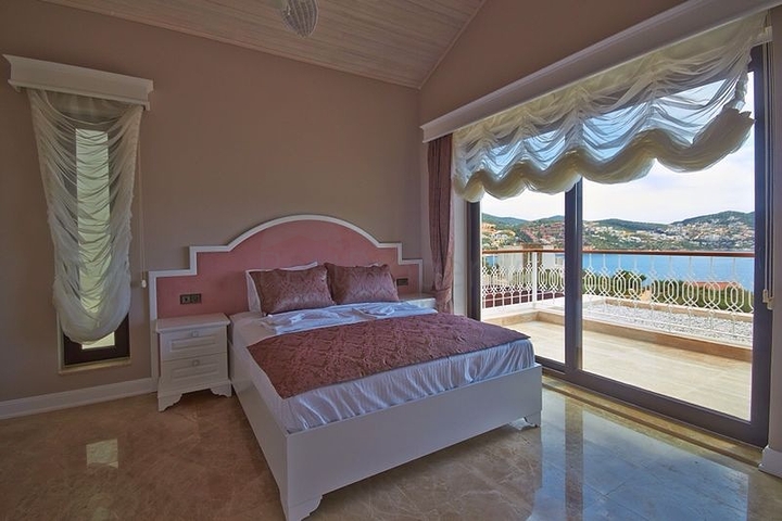 Вилла 4+1 с видом на море в Калкане