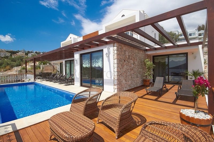 Вилла 4+1 с видом на море в Калкане