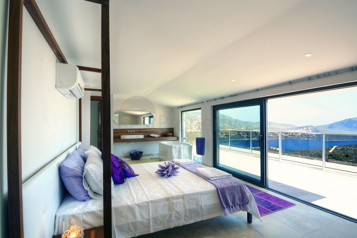 Великолепная вилла с видом на море в Калкане