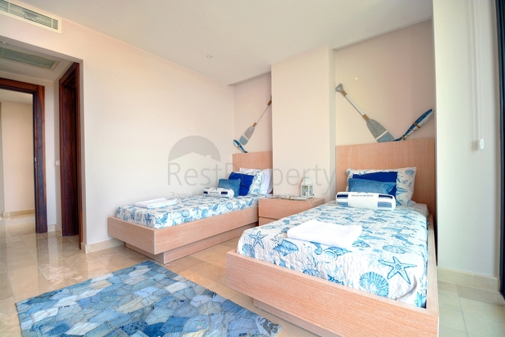 Великолепная вилла с видом на море в Калкане