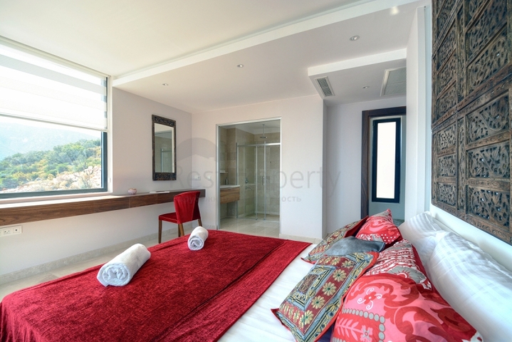 Великолепная вилла с видом на море в Калкане