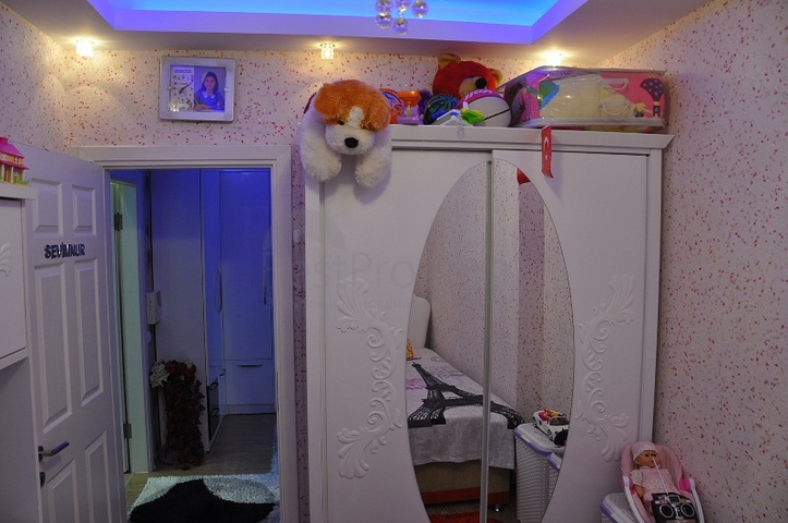 Квартира 2+1 в центре Алании с видом на горы и море