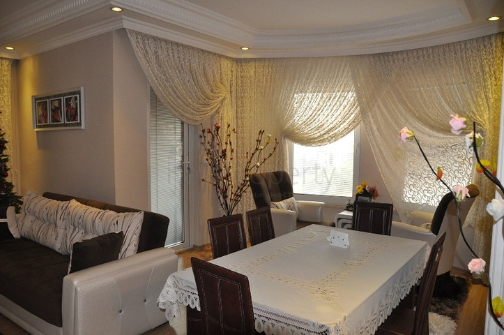 Квартира 2+1 в центре Алании с видом на горы и море