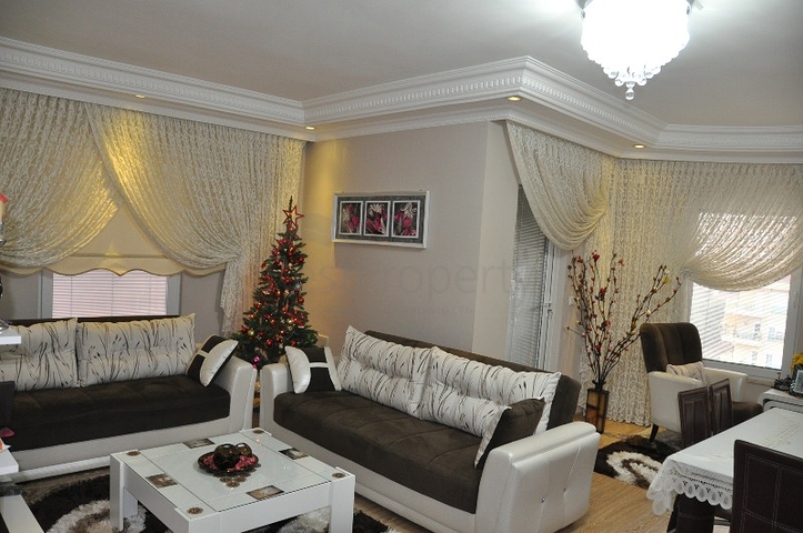 Квартира 2+1 в центре Алании с видом на горы и море