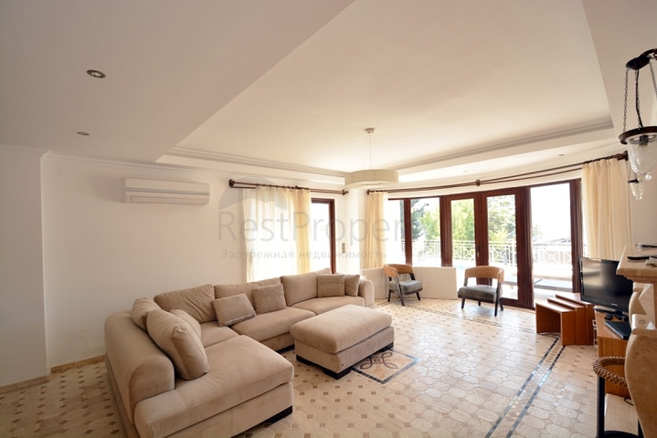          Прекрасная вилла с видом на море в районе Каламар, Калкан  