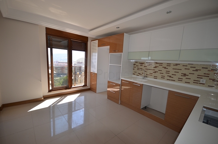 Новые квартиры 2+1 и 3+1  в комплексе  с видом на море