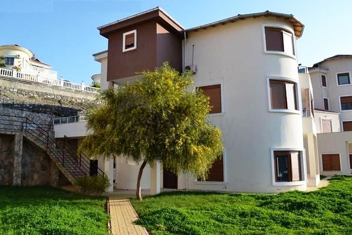 Шикарная вилла 6+2 с собственным бассейном в Каргыджаке 