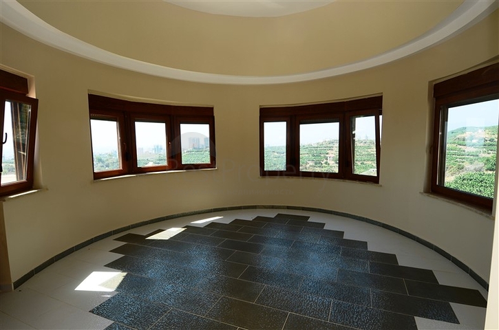 Шикарная вилла 6+2 с собственным бассейном в Каргыджаке 