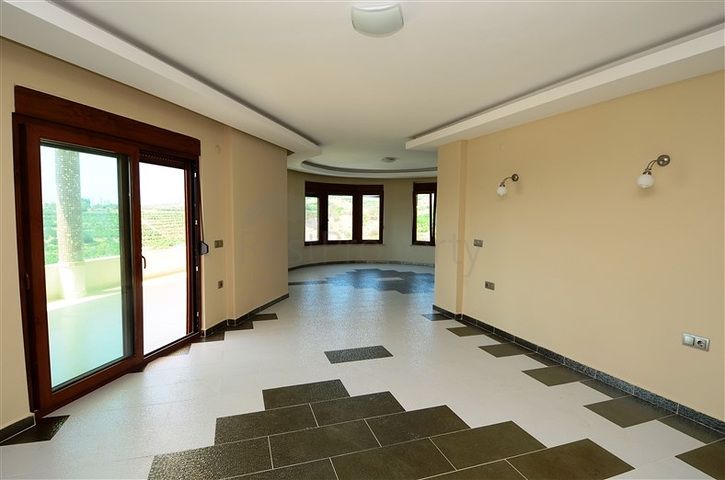 Шикарная вилла 6+2 с собственным бассейном в Каргыджаке 