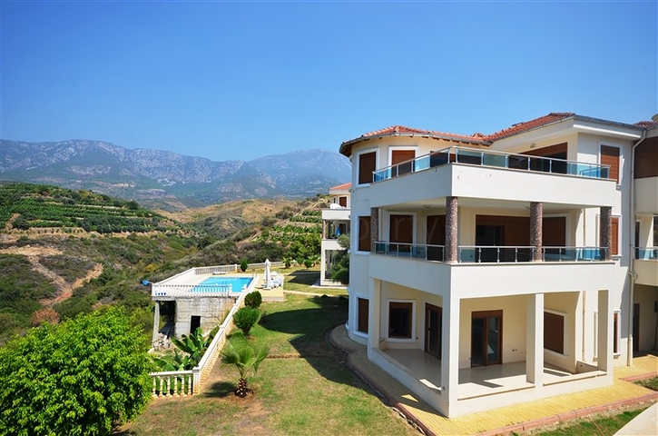 Шикарная вилла 6+2 с собственным бассейном в Каргыджаке 