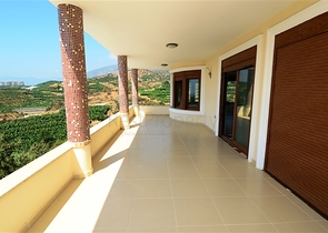 Шикарная вилла 6+2 с собственным бассейном в Каргыджаке 