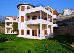 Шикарная вилла 6+2 с собственным бассейном в Каргыджаке 