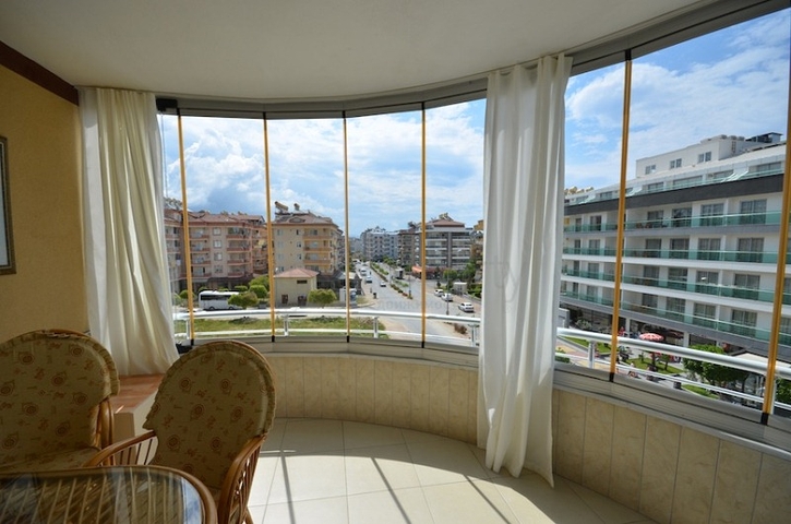 Трехкомнатная квартира от собственника в элитном районе Оба