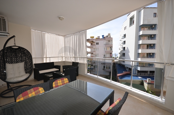 Апартаменты в комплексе в центре Махмутлара